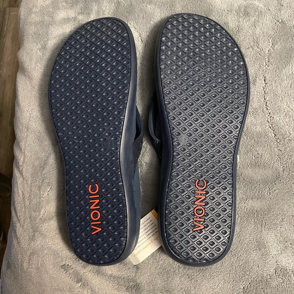 NWT Vionic Navy Blue Bedazzled Flip Flops - Picture 3 of 5